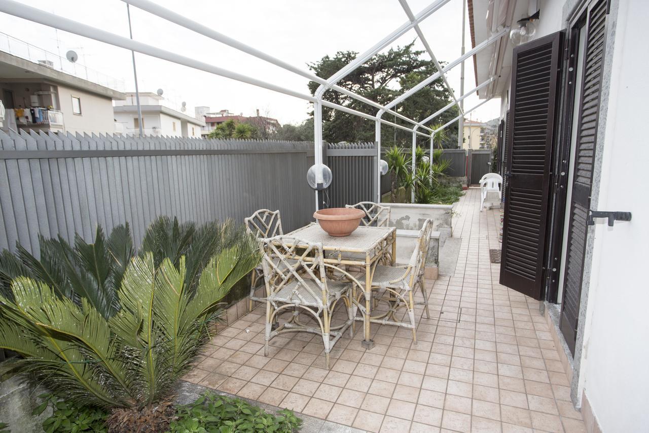 Pompei Deluxe Apartment Formia Exterior foto